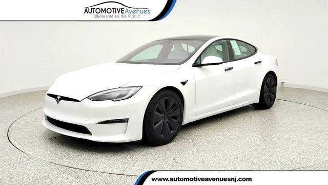 2023 Tesla Model S Plaid AWD photo