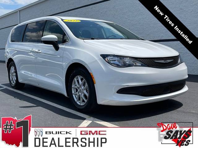 2022 Chrysler Voyager LX FWD photo