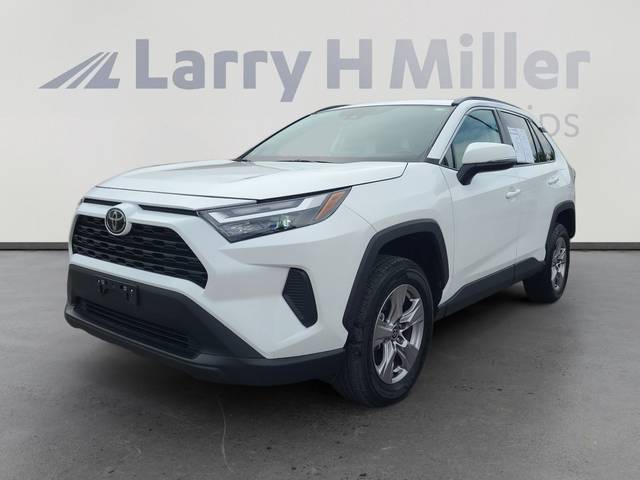 2023 Toyota RAV4 XLE FWD photo