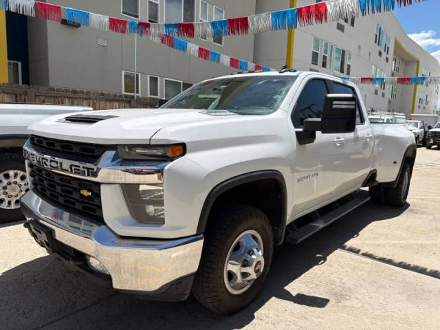 2022 Chevrolet Silverado 3500HD LT 4WD photo