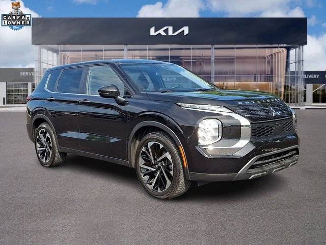 2022 Mitsubishi Outlander ES 4WD photo