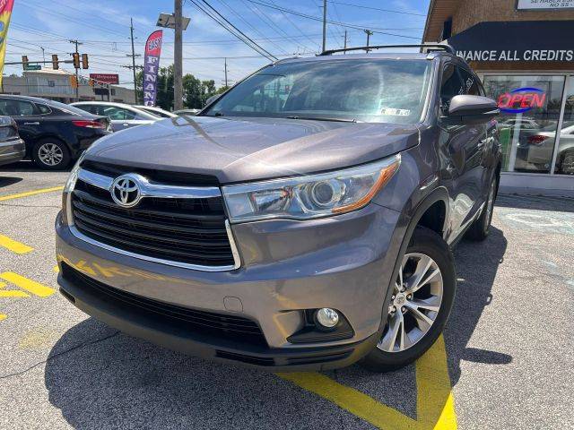 2015 Toyota Highlander XLE AWD photo