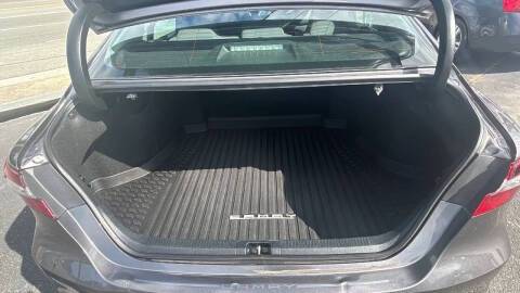 2022 Toyota Camry LE FWD photo