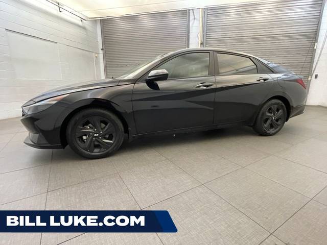 2023 Hyundai Elantra SEL FWD photo