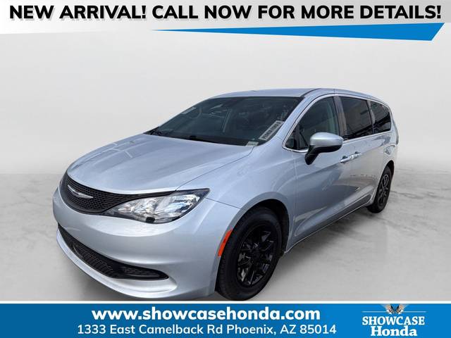 2023 Chrysler Voyager LX FWD photo