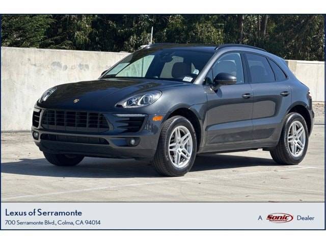 2017 Porsche Macan AWD photo
