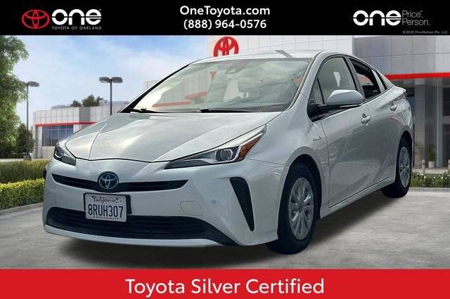 2020 Toyota Prius LE FWD photo