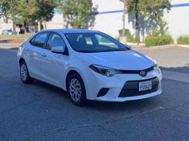 2015 Toyota Corolla LE FWD photo