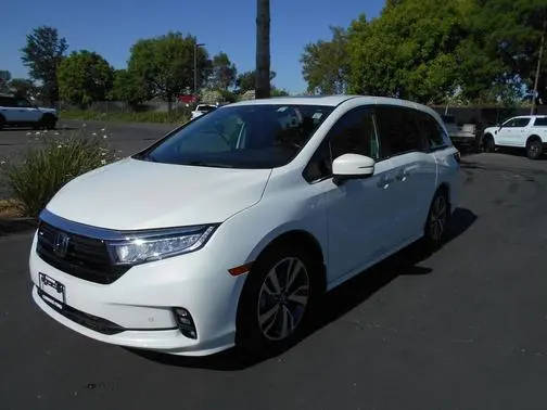 2022 Honda Odyssey Touring FWD photo