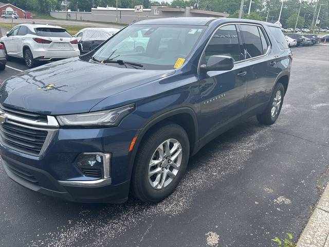 2022 Chevrolet Traverse LS AWD photo