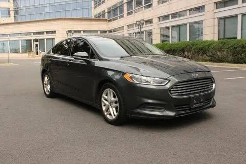 2015 Ford Fusion SE FWD photo