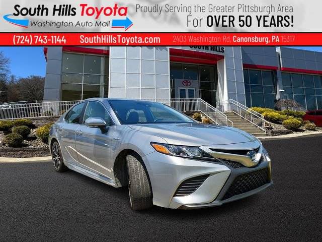 2020 Toyota Camry Hybrid SE FWD photo