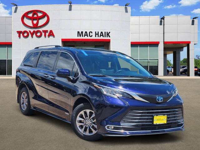 2021 Toyota Sienna XLE FWD photo