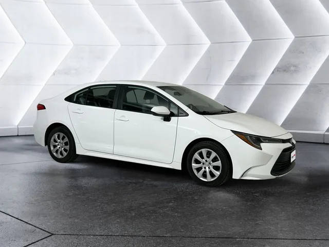 2023 Toyota Corolla LE FWD photo