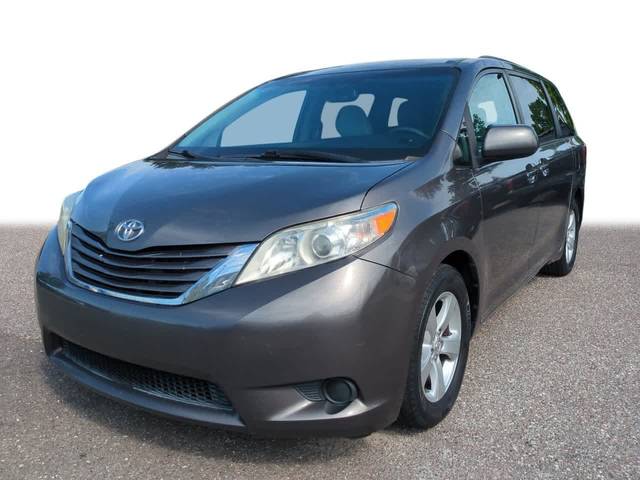 2017 Toyota Sienna LE FWD photo
