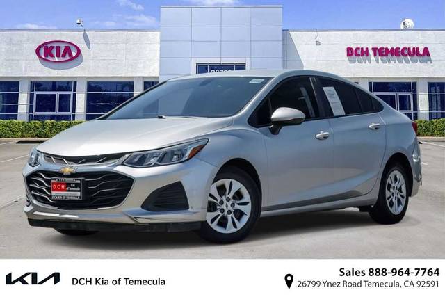 2019 Chevrolet Cruze LS FWD photo