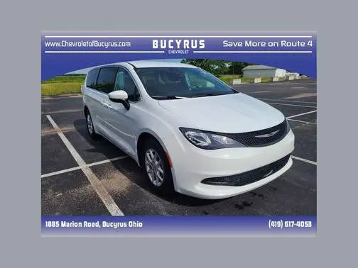 2023 Chrysler Voyager LX FWD photo