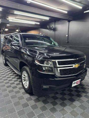 2019 Chevrolet Suburban LT 4WD photo