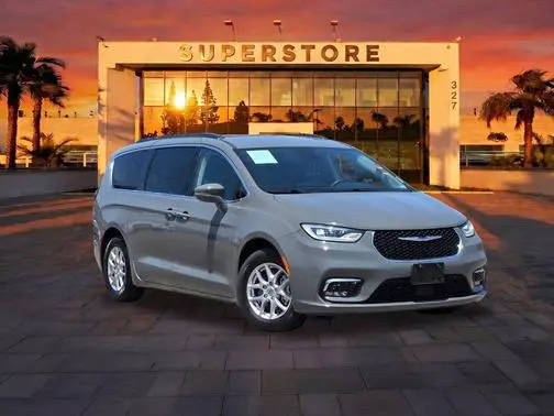 2022 Chrysler Pacifica Minivan Touring L FWD photo