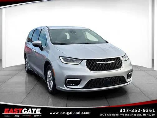 2023 Chrysler Pacifica Minivan Touring L FWD photo