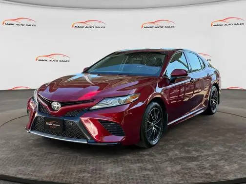 2018 Toyota Camry XSE FWD photo