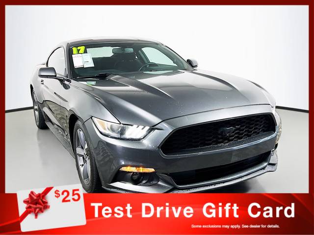 2017 Ford Mustang V6 RWD photo