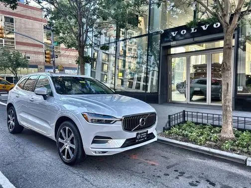 2021 Volvo XC60 Inscription AWD photo