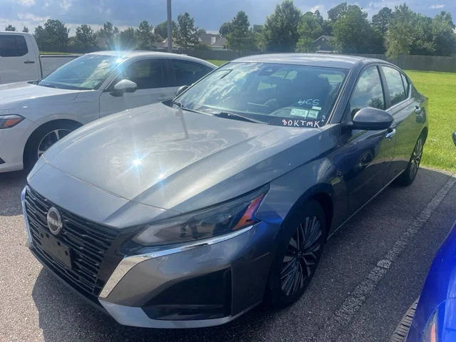 2023 Nissan Altima 2.5 SV FWD photo