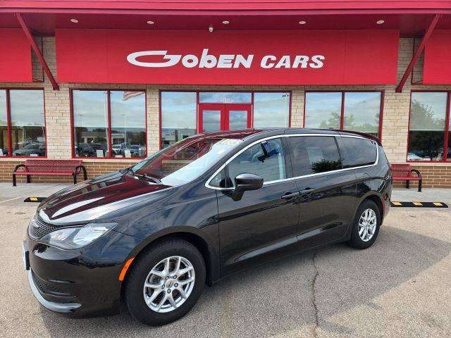 2022 Chrysler Voyager LX FWD photo