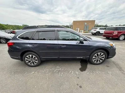 2016 Subaru Outback 2.5i Limited AWD photo