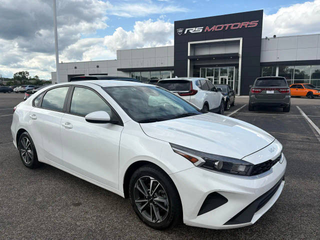 2023 Kia Forte LXS FWD photo