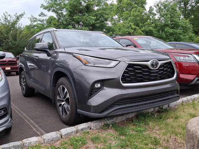 2021 Toyota Highlander XLE AWD photo