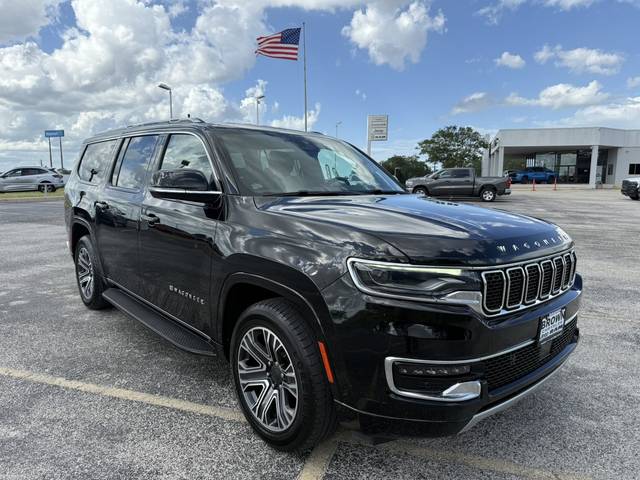 2023 Jeep Wagoneer L Series II 4WD photo