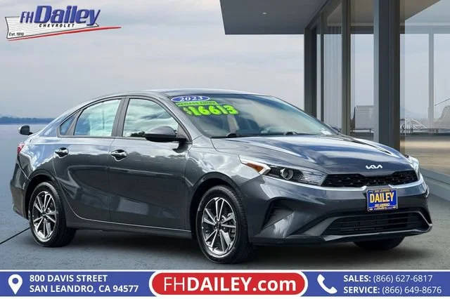 2023 Kia Forte LXS FWD photo