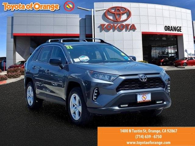 2021 Toyota RAV4 LE FWD photo