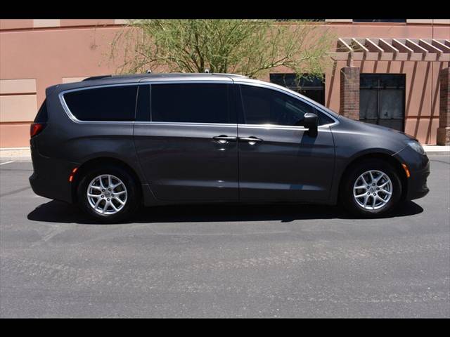 2021 Chrysler Voyager LXi FWD photo