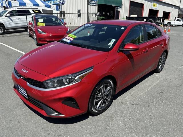 2023 Kia Forte LXS FWD photo