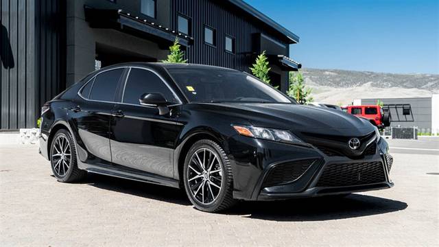 2022 Toyota Camry SE FWD photo