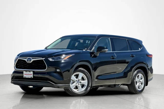 2022 Toyota Highlander Hybrid LE AWD photo