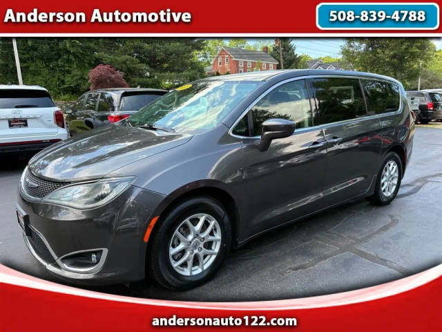 2020 Chrysler Pacifica Minivan Touring FWD photo