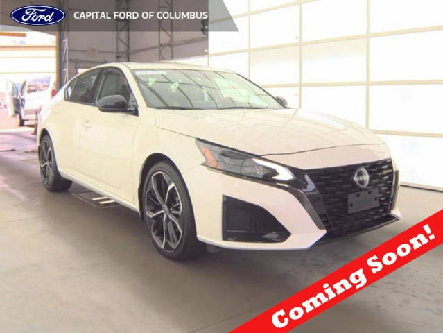 2023 Nissan Altima 2.5 SR AWD photo