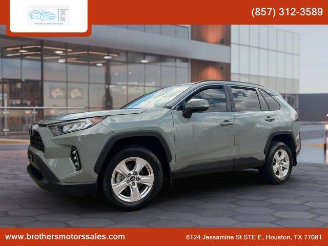 2021 Toyota RAV4 XLE FWD photo