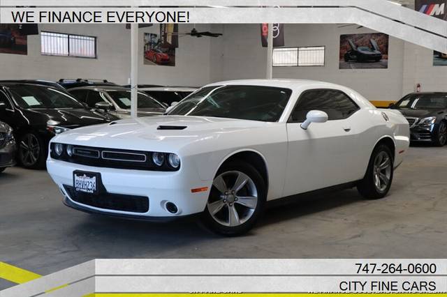 2019 Dodge Challenger SXT RWD photo