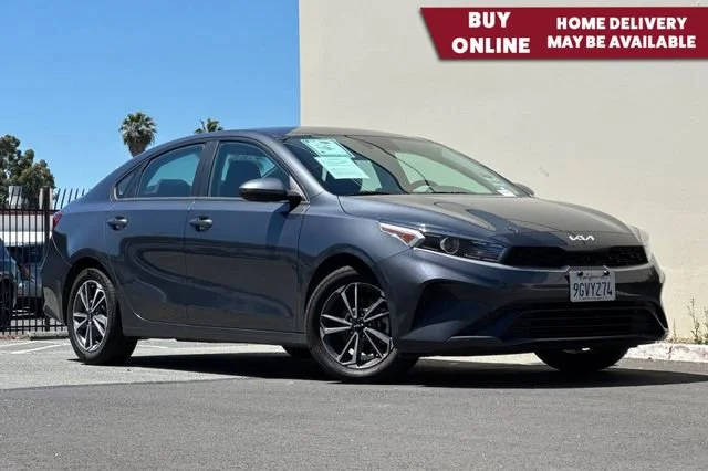 2023 Kia Forte LXS FWD photo