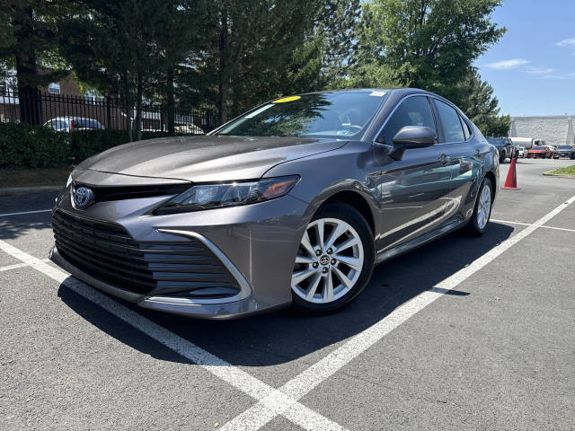 2021 Toyota Camry LE FWD photo
