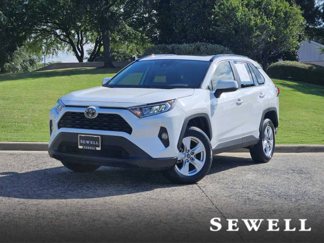 2019 Toyota RAV4 XLE FWD photo