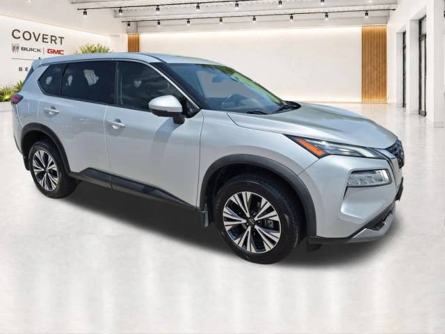 2021 Nissan Rogue SV FWD photo