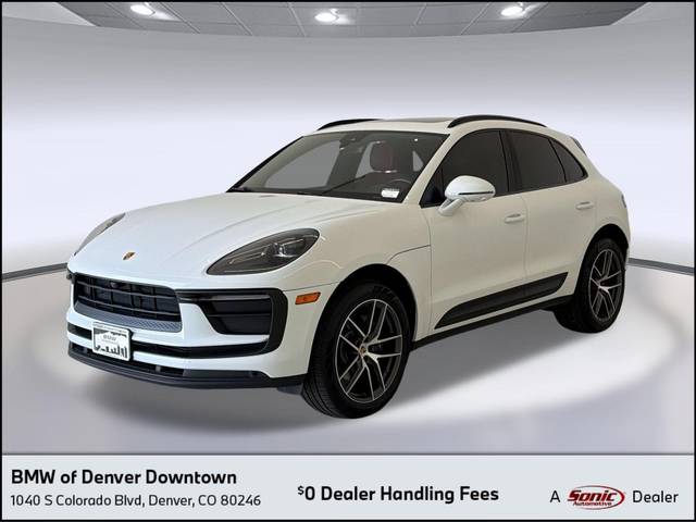 2022 Porsche Macan AWD photo