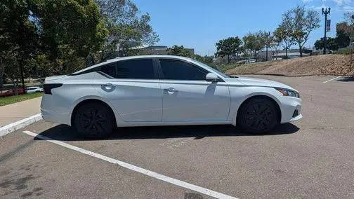 2021 Nissan Altima 2.5 SV FWD photo