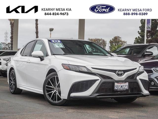 2022 Toyota Camry SE FWD photo